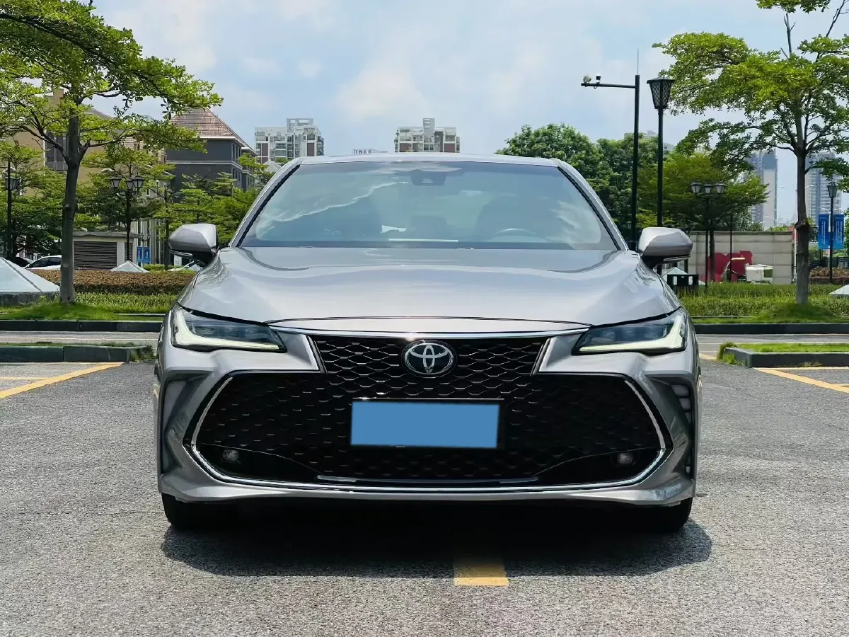 2022 Toyota Avalon 2.5L 209HP L4 8AT,autocango,china used car exporter,china ev exporter,chinese used car exporter,chinese used ev exporter