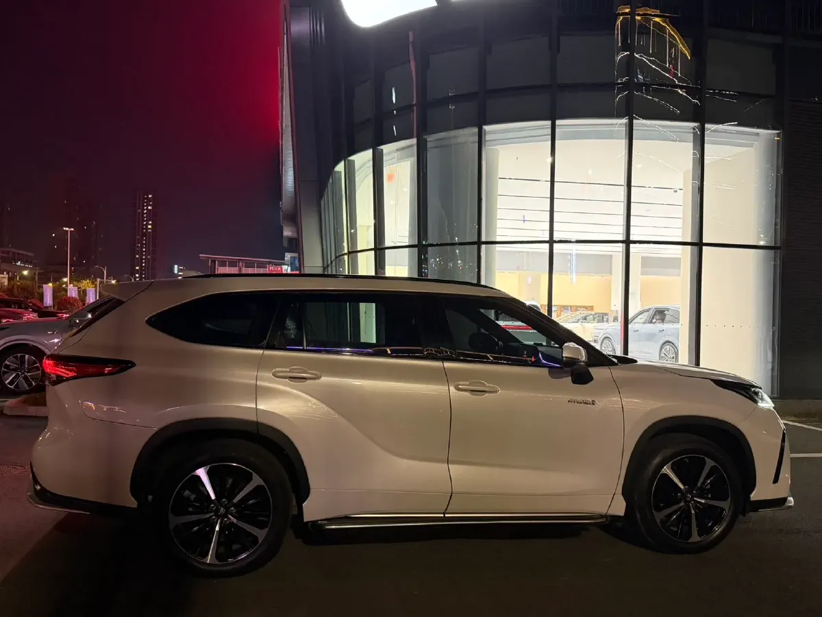 2022 Toyota Crown Kluger 2.5L 192HP L4 E-CVT Hybrid,autocango,china used car exporter,china ev exporter,chinese used car exporter,chinese used ev exporter