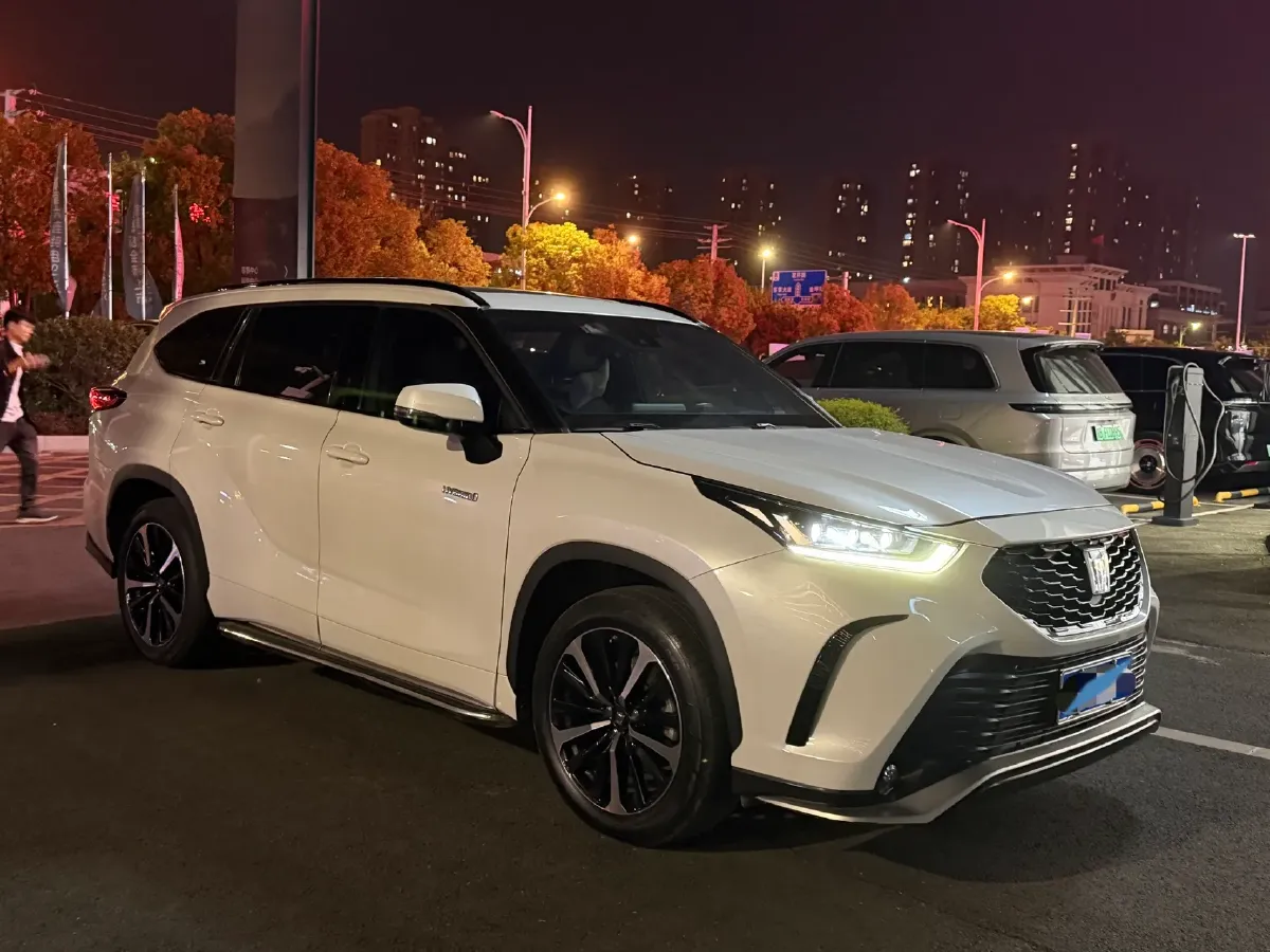 2022 Toyota Crown Kluger 2.5L 192HP L4 E-CVT Hybrid,autocango,china used car exporter,china ev exporter,chinese used car exporter,chinese used ev exporter