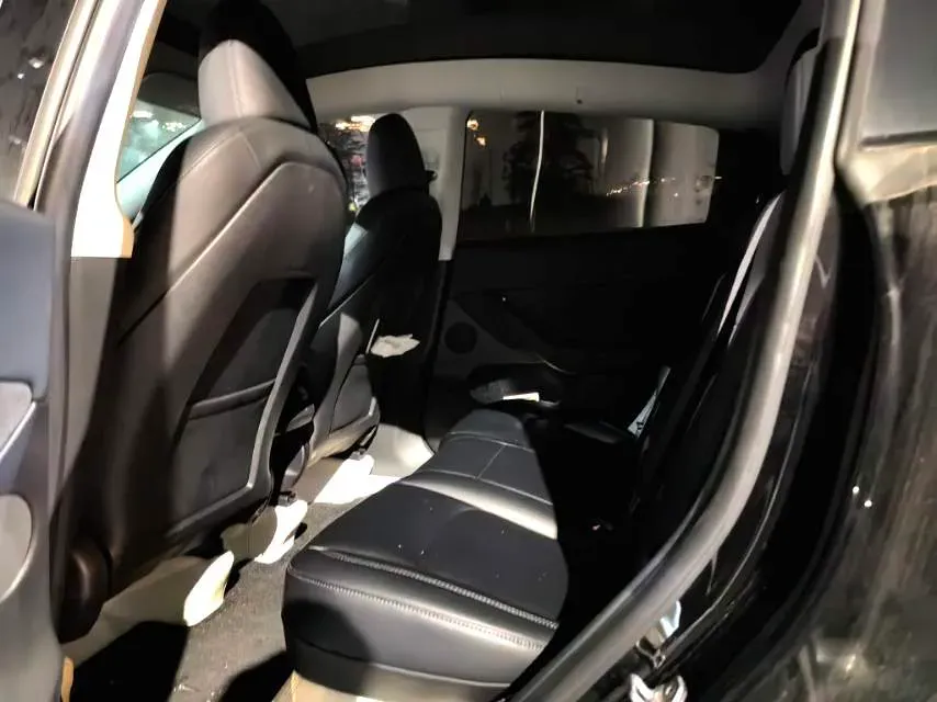 2022 Tesla Model Y BEV 60KWH,autocango,china used car exporter,china ev exporter,chinese used car exporter,chinese used ev exporter