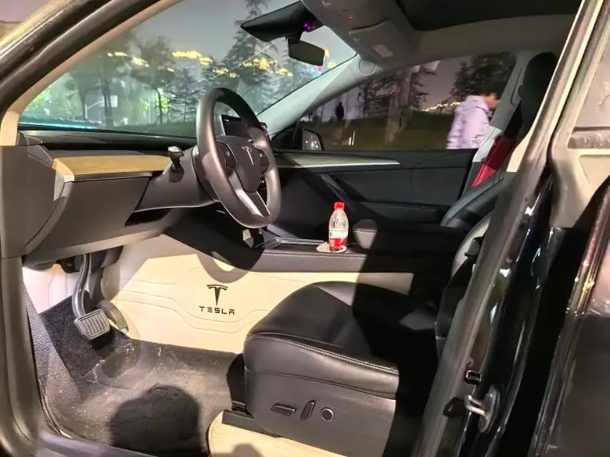 2022 Tesla Model Y BEV 60KWH,autocango,china used car exporter,china ev exporter,chinese used car exporter,chinese used ev exporter