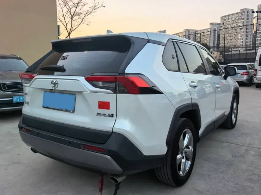 2022 Toyota RAV4 2.0L 171HP L4 CVT,autocango,china used car exporter,china ev exporter,chinese used car exporter,chinese used ev exporter