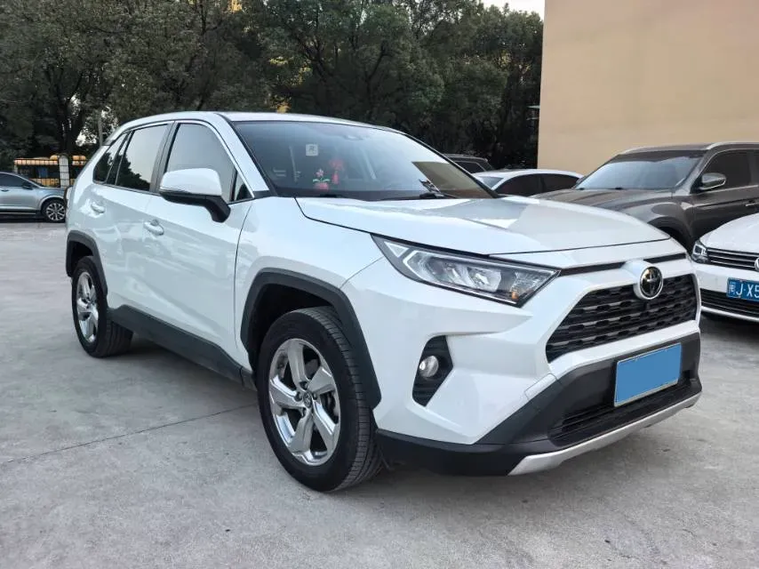 2022 Toyota RAV4 2.0L 171HP L4 CVT,autocango,china used car exporter,china ev exporter,chinese used car exporter,chinese used ev exporter