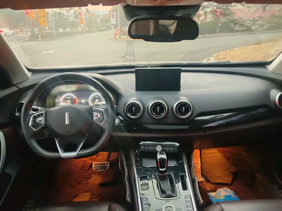 2017 WEY VV7 2.0T 234HP L4 7DCT,autocango,china used car exporter,china ev exporter,chinese used car exporter,chinese used ev exporter