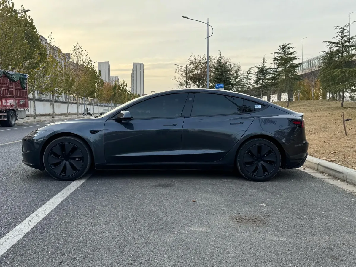 2025 Tesla Model 3 BEV 62.5KWH,autocango,china used car exporter,china ev exporter,chinese used car exporter,chinese used ev exporter