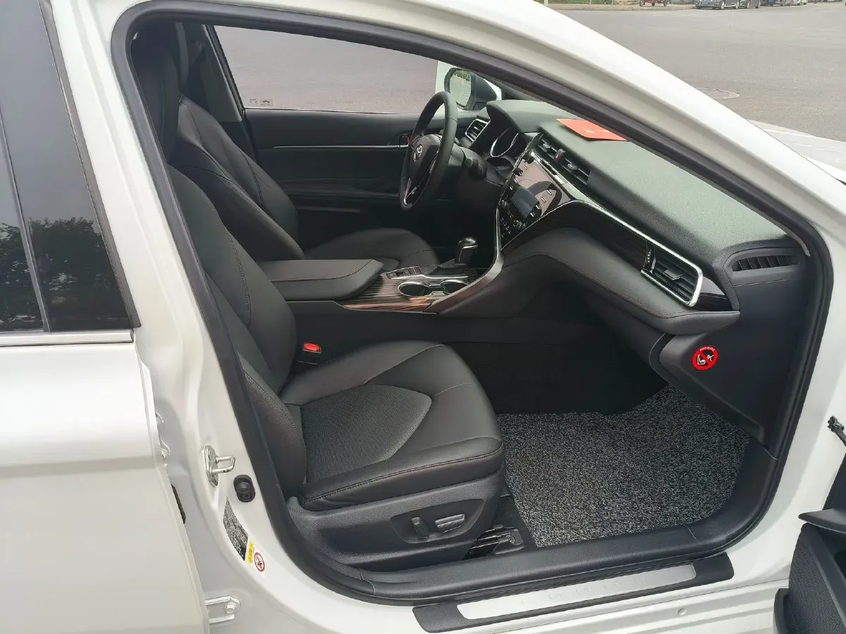 2018 Toyota Camry 2.5L 209HP L4 8AT,autocango,china used car exporter,china ev exporter,chinese used car exporter,chinese used ev exporter