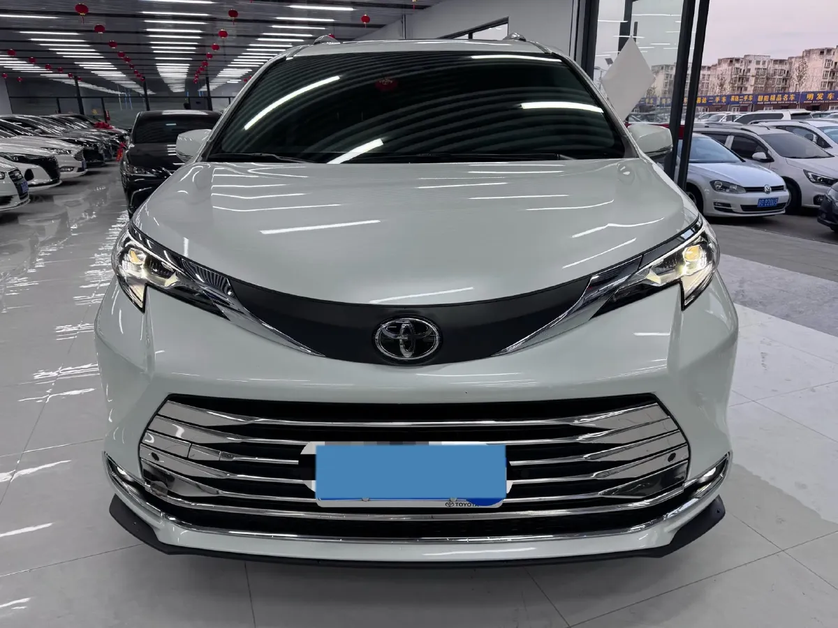 2024 Toyota Sienna 2.5L 189HP L4 E-CVT Hybrid,autocango,china used car exporter,china ev exporter,chinese used car exporter,chinese used ev exporter