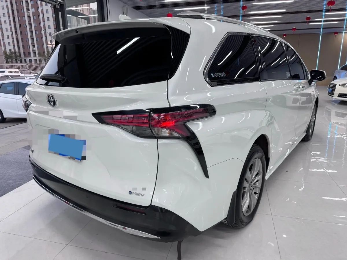 2024 Toyota Sienna 2.5L 189HP L4 E-CVT Hybrid,autocango,china used car exporter,china ev exporter,chinese used car exporter,chinese used ev exporter