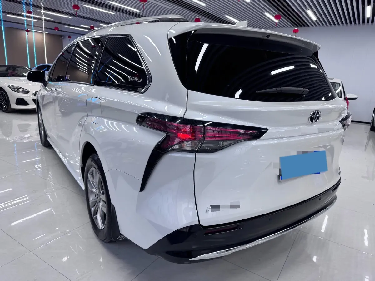 2024 Toyota Sienna 2.5L 189HP L4 E-CVT Hybrid,autocango,china used car exporter,china ev exporter,chinese used car exporter,chinese used ev exporter