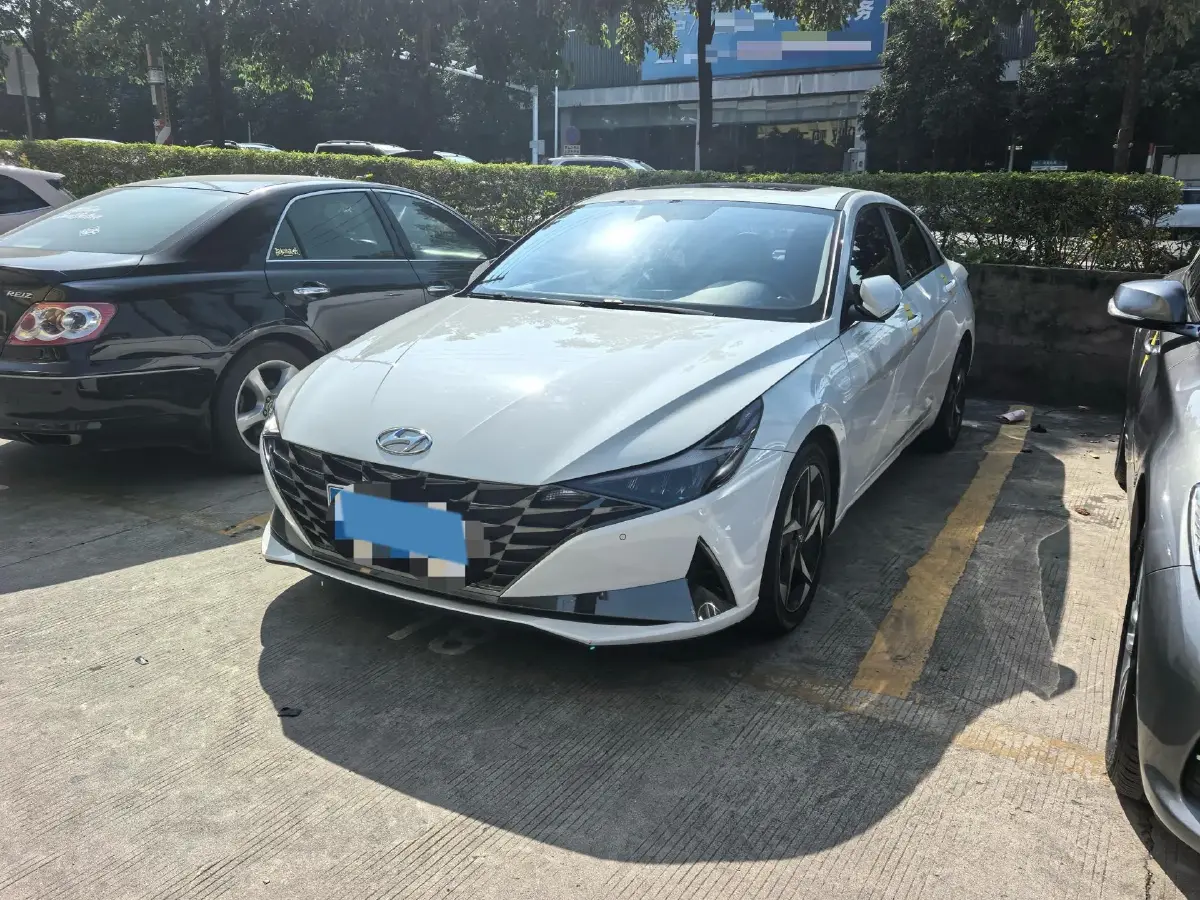 2022 Hyundai Elantra 1.5L 115HP L4 CVT