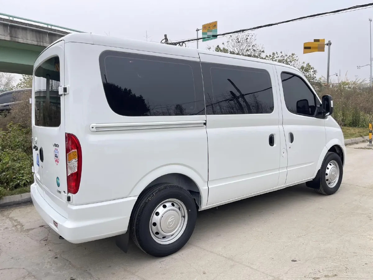 2024 MAXUS XinTu V80 2.0T 126HP L4 6MT,autocango,china used car exporter,china ev exporter,chinese used car exporter,chinese used ev exporter