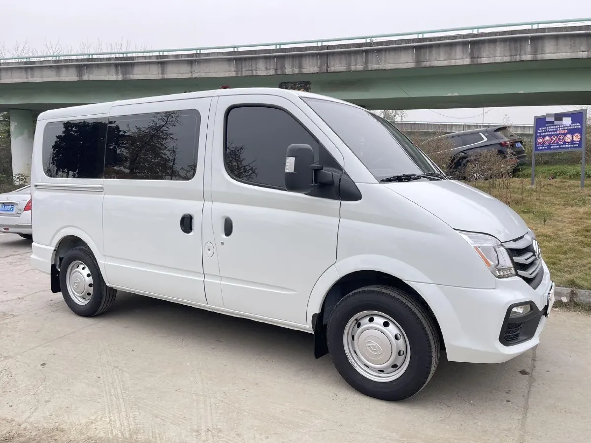 2024 MAXUS XinTu V80 2.0T 126HP L4 6MT,autocango,china used car exporter,china ev exporter,chinese used car exporter,chinese used ev exporter