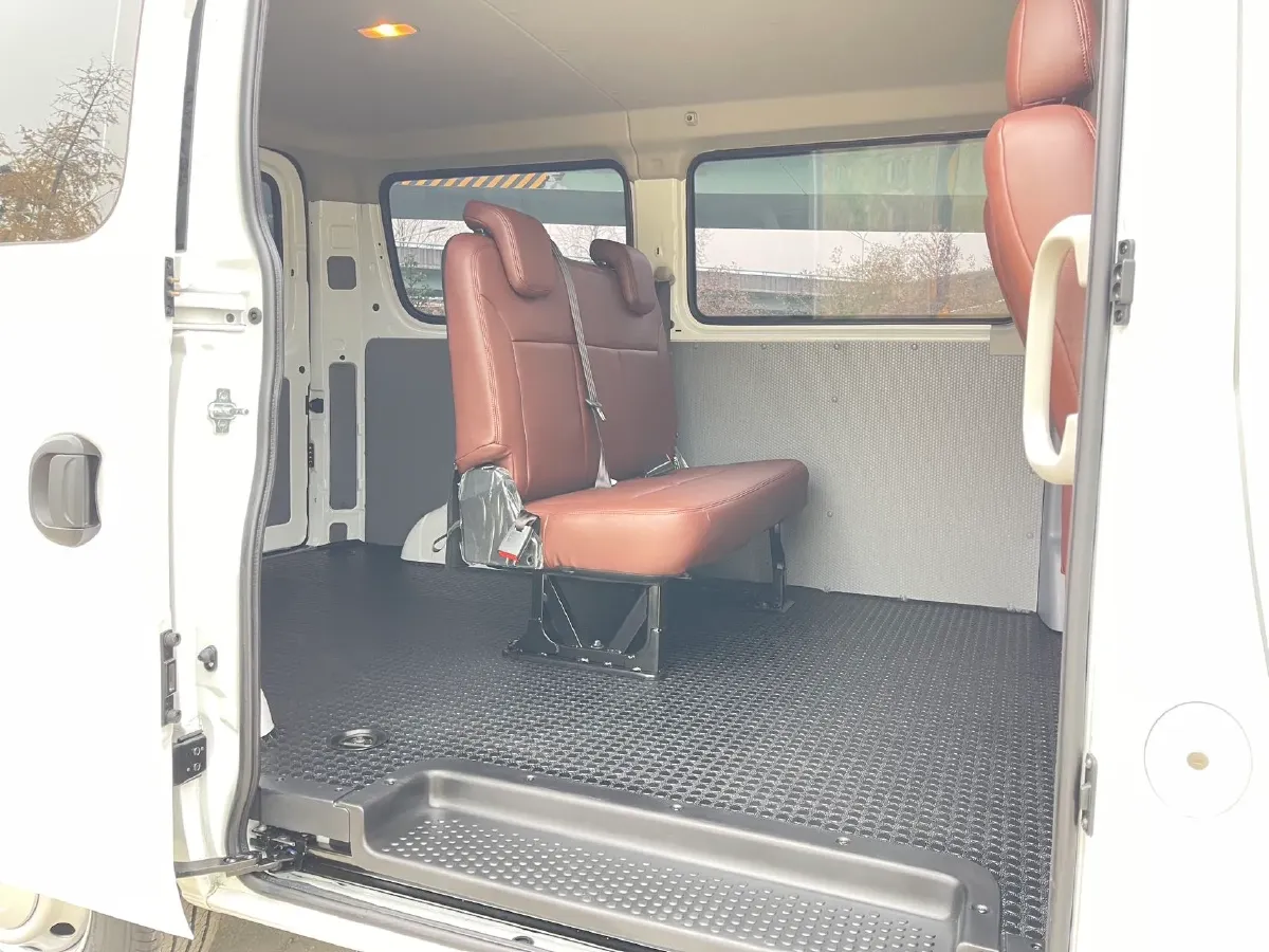 2024 MAXUS XinTu V80 2.0T 126HP L4 6MT,autocango,china used car exporter,china ev exporter,chinese used car exporter,chinese used ev exporter