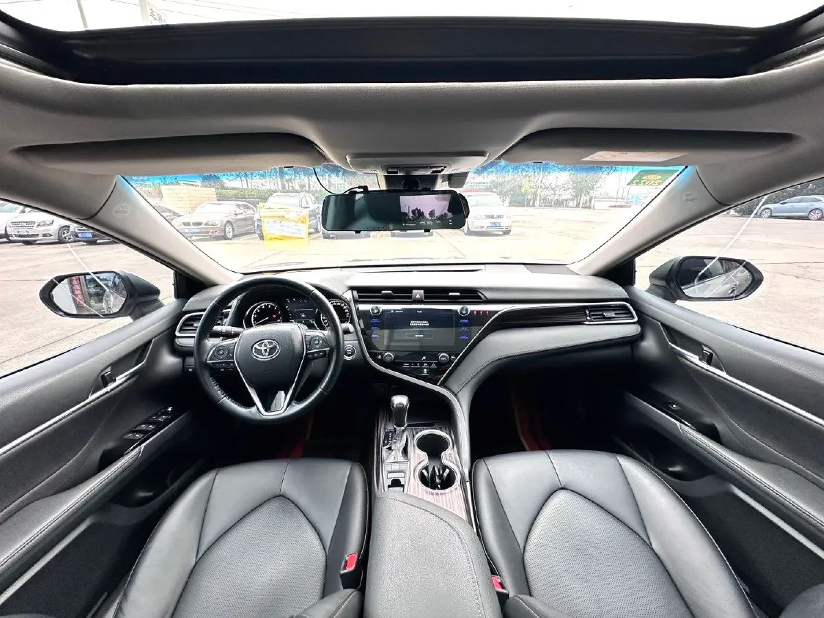 2019 Toyota Camry 2.5L 209HP L4 8AT,autocango,china used car exporter,china ev exporter,chinese used car exporter,chinese used ev exporter