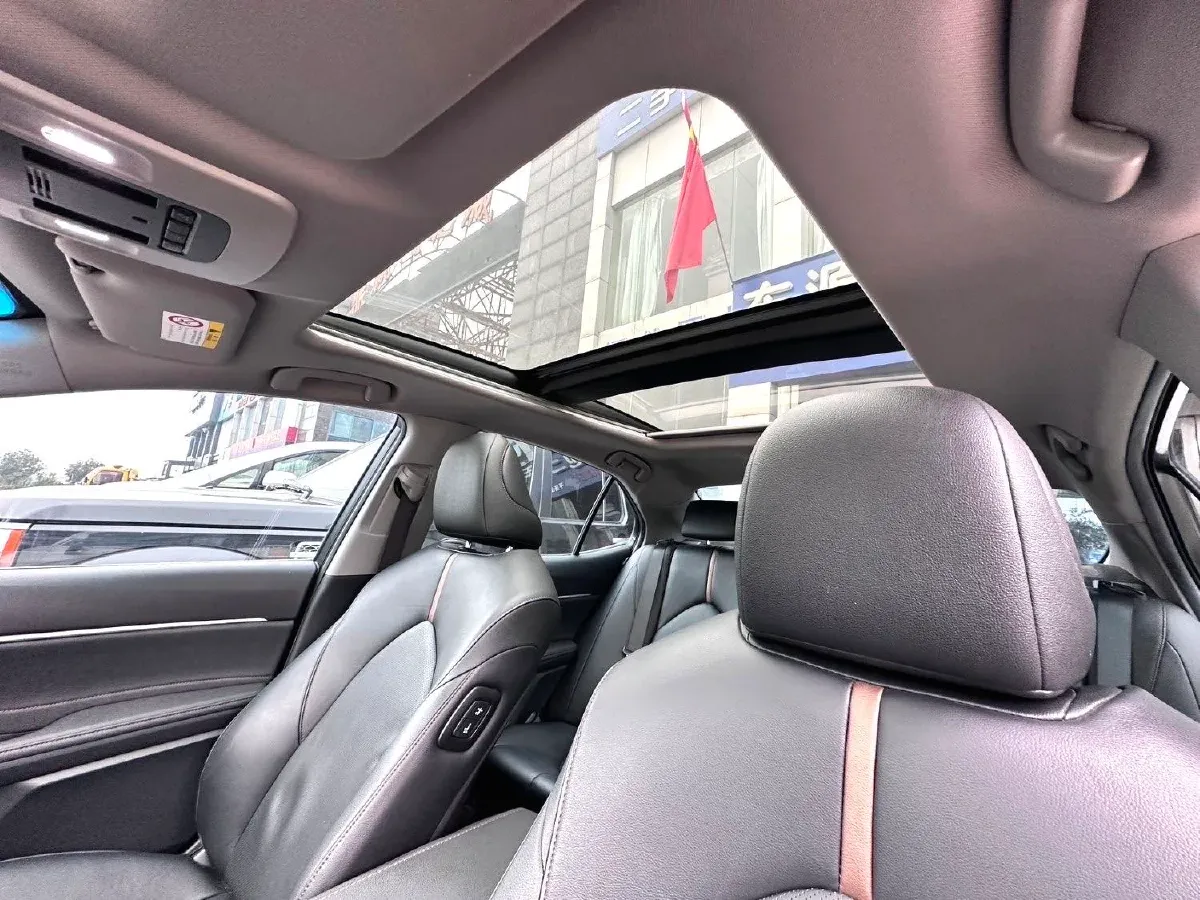 2019 Toyota Camry 2.5L 209HP L4 8AT,autocango,china used car exporter,china ev exporter,chinese used car exporter,chinese used ev exporter