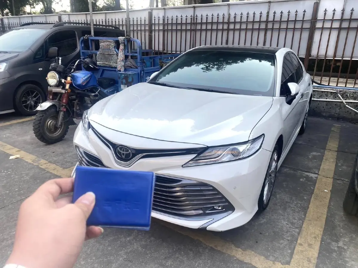 2019 Toyota Camry 2.5L 209HP L4 8AT