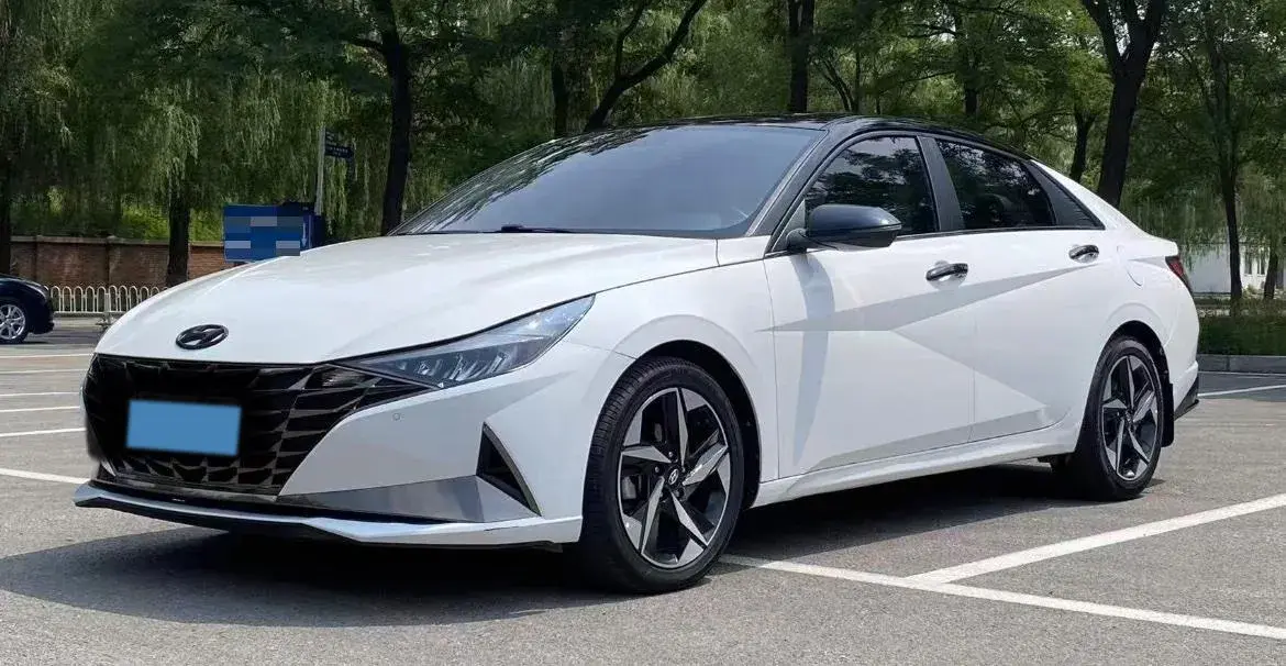 2022 Hyundai Elantra 1.5L 115HP L4 CVT