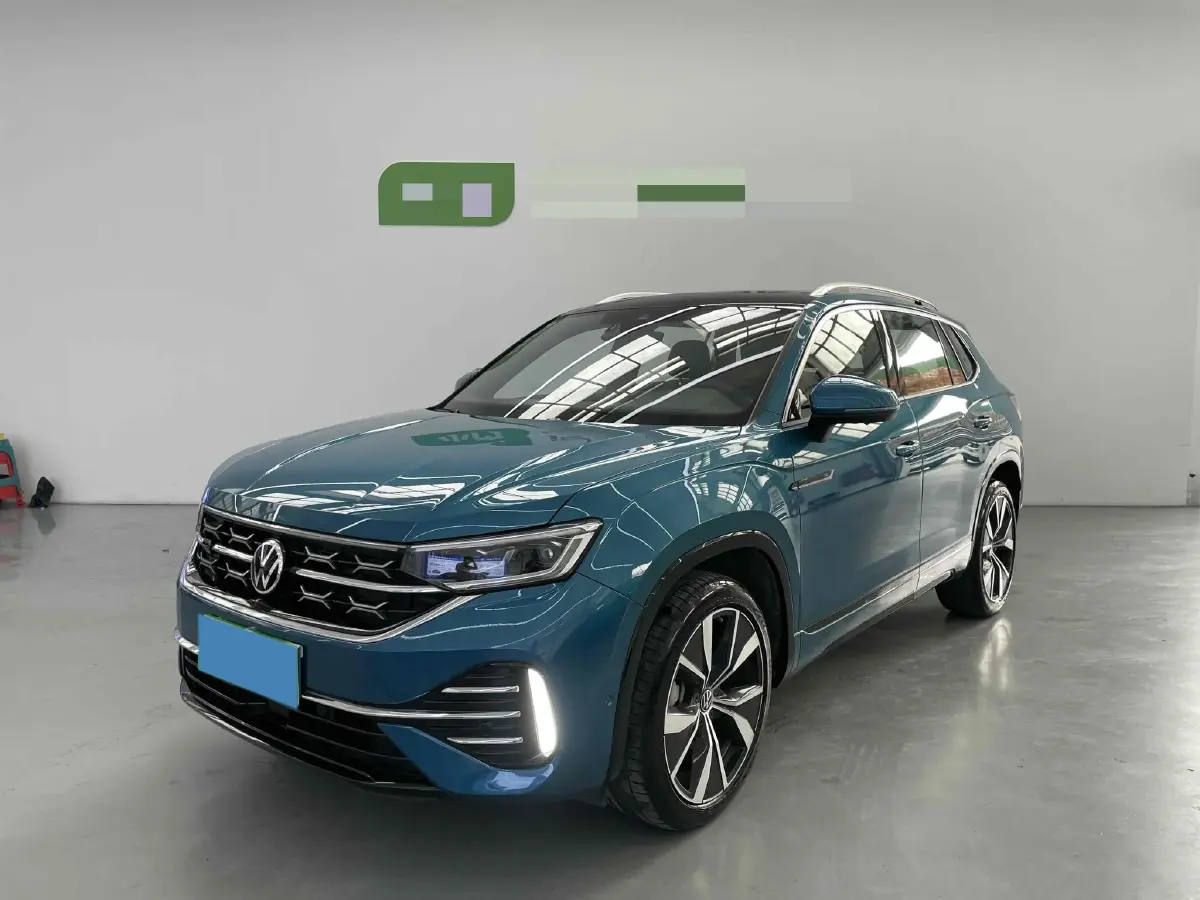 2023 Volkswagen Tayron 2.0T 220HP L4 7DCT