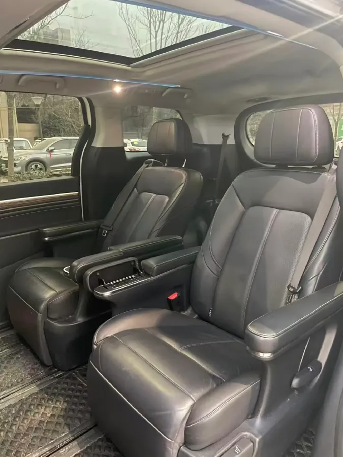 2021 GAC Trumpchi M8 2.0T 252HP L4 8AT,autocango,china used car exporter,china ev exporter,chinese used car exporter,chinese used ev exporter