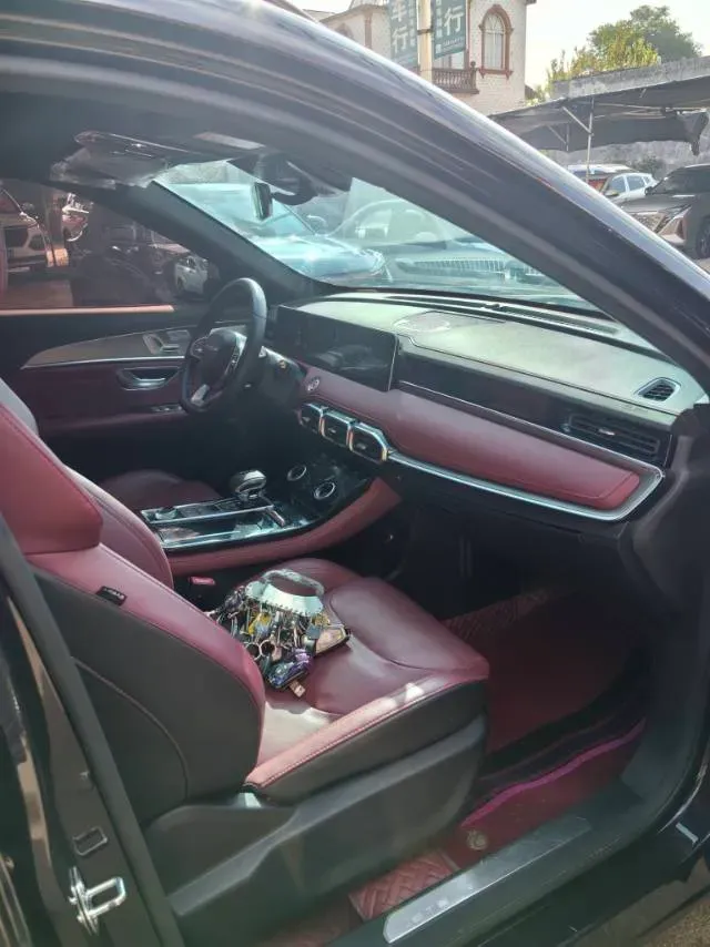 2021 Chery Tiggo 8 Plus 1.6T 197HP L4 7DCT,autocango,china used car exporter,china ev exporter,chinese used car exporter,chinese used ev exporter