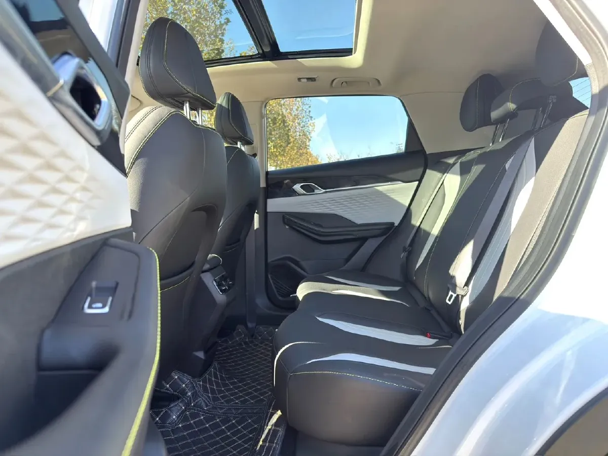 2022 Geely Coolray 1.5T 181HP L4 7DCT,autocango,china used car exporter,china ev exporter,chinese used car exporter,chinese used ev exporter