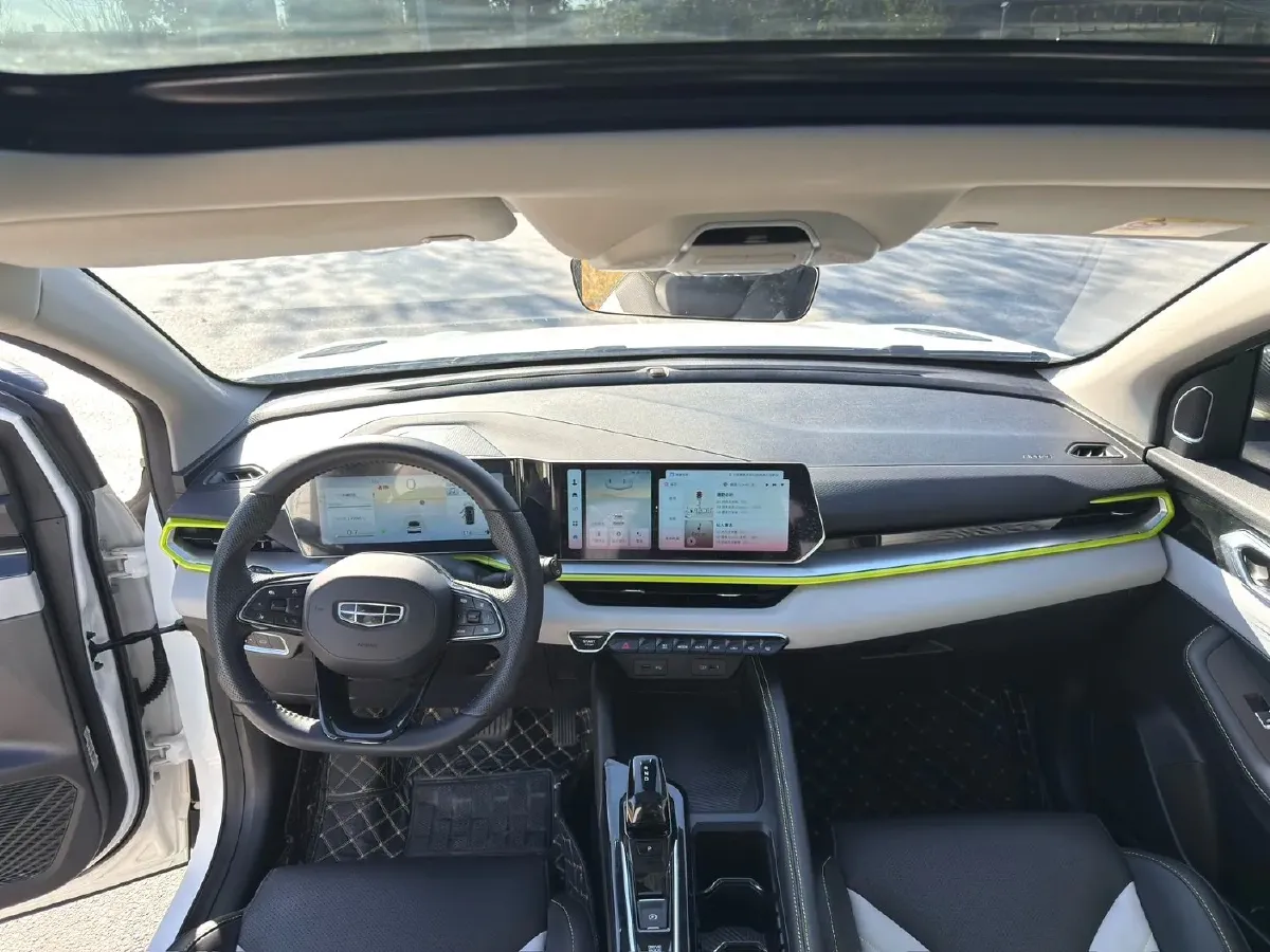 2022 Geely Coolray 1.5T 181HP L4 7DCT,autocango,china used car exporter,china ev exporter,chinese used car exporter,chinese used ev exporter