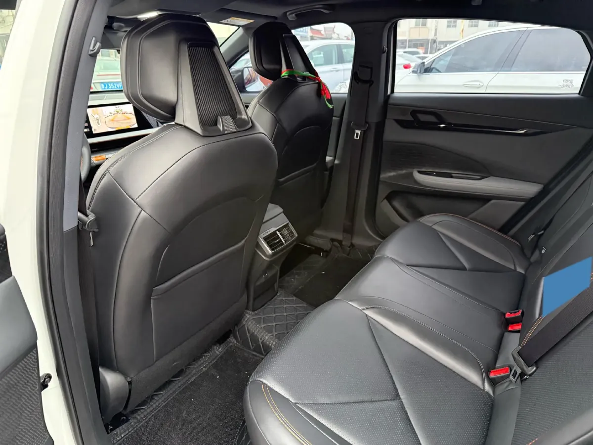 2022 ChangAn UNI-V 1.5T 188HP L4 7DCT,autocango,china used car exporter,china ev exporter,chinese used car exporter,chinese used ev exporter