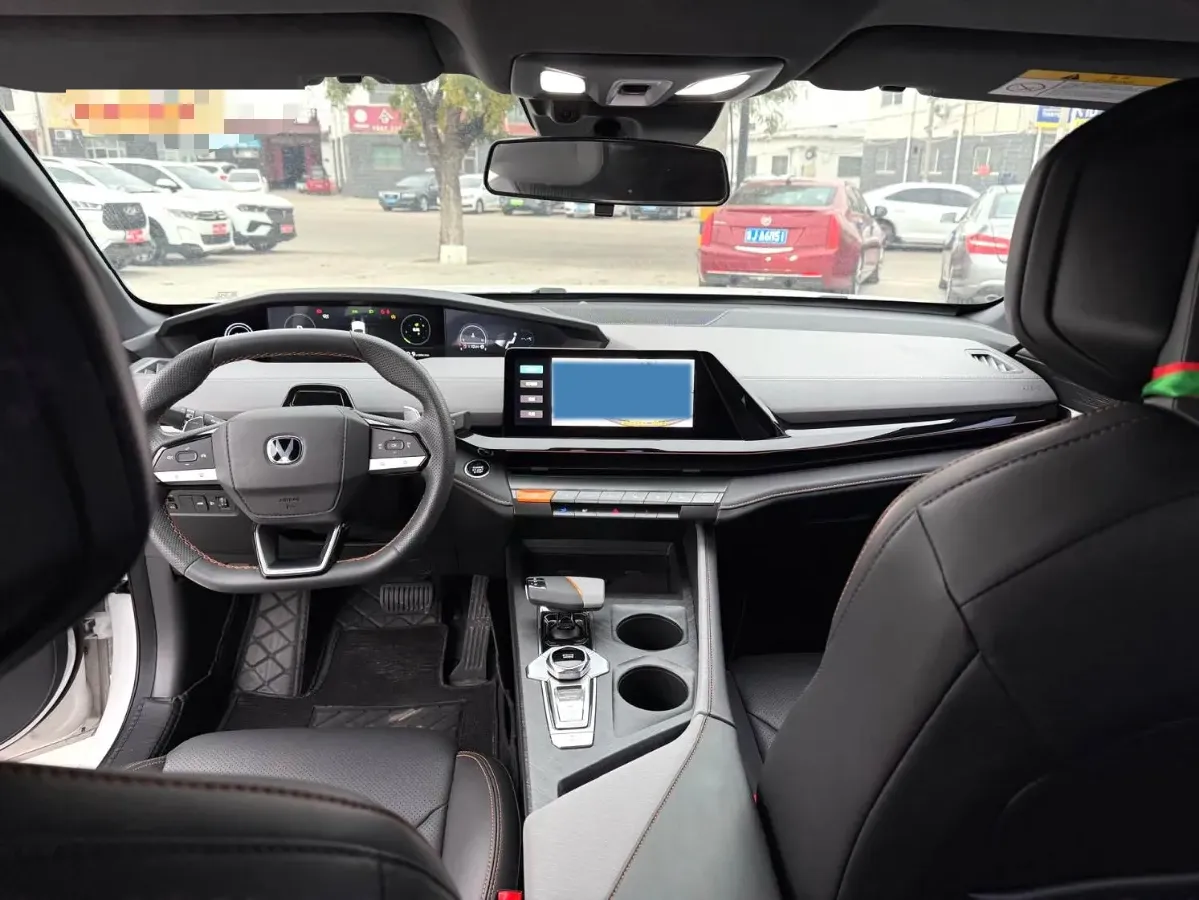 2022 ChangAn UNI-V 1.5T 188HP L4 7DCT,autocango,china used car exporter,china ev exporter,chinese used car exporter,chinese used ev exporter