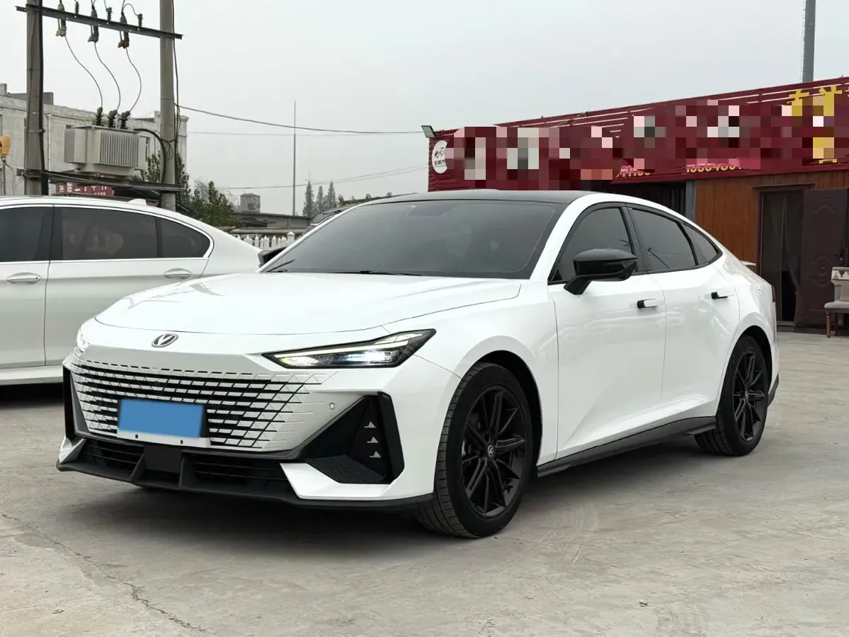 2022 ChangAn UNI-V 1.5T 188HP L4 7DCT,autocango,china used car exporter,china ev exporter,chinese used car exporter,chinese used ev exporter
