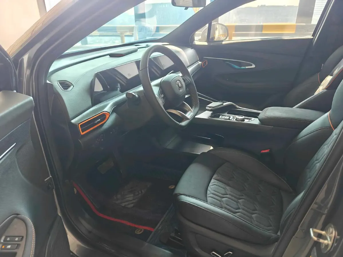 2022 ChangAn UNI-T 1.5T 188HP L4 7DCT,autocango,china used car exporter,china ev exporter,chinese used car exporter,chinese used ev exporter