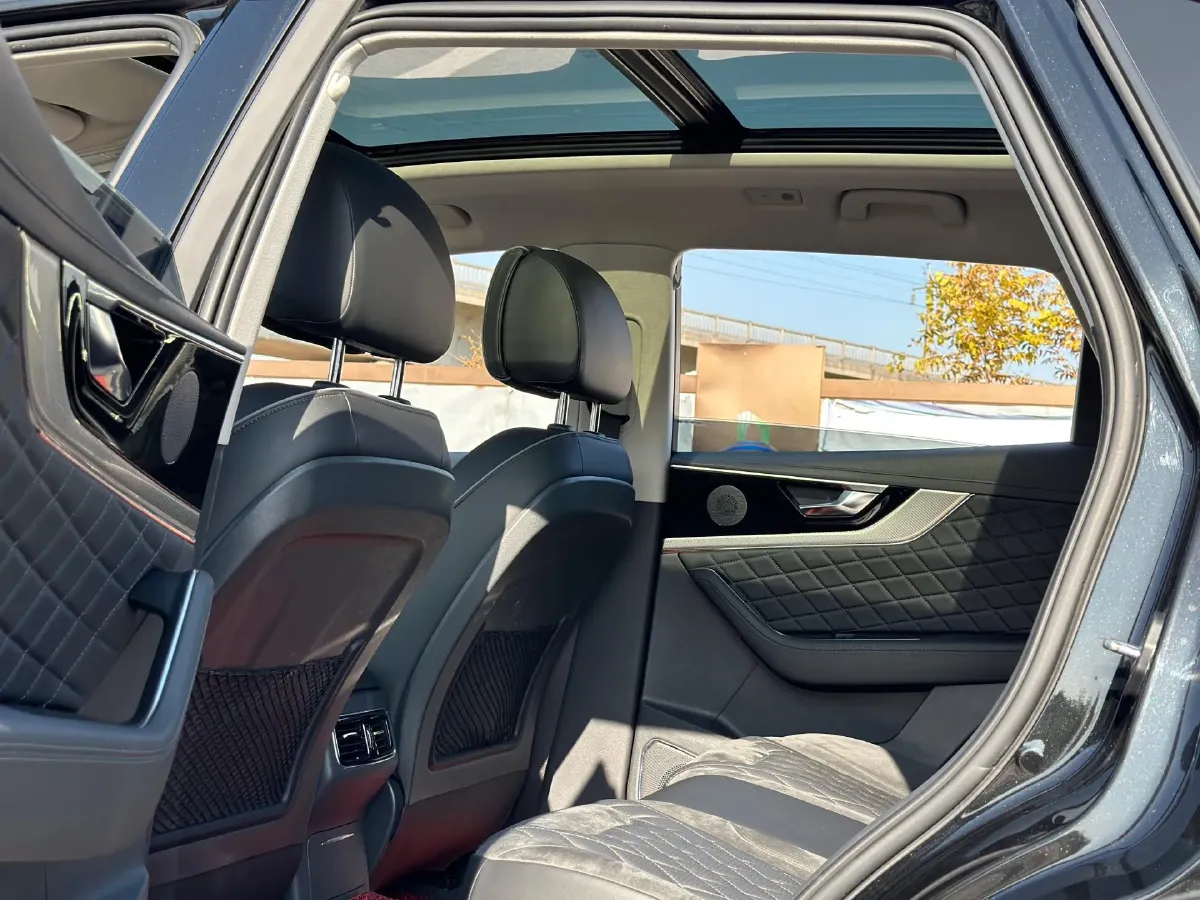 2019 HongQi HS5 2.0T 224HP L4 6AT,autocango,china used car exporter,china ev exporter,chinese used car exporter,chinese used ev exporter