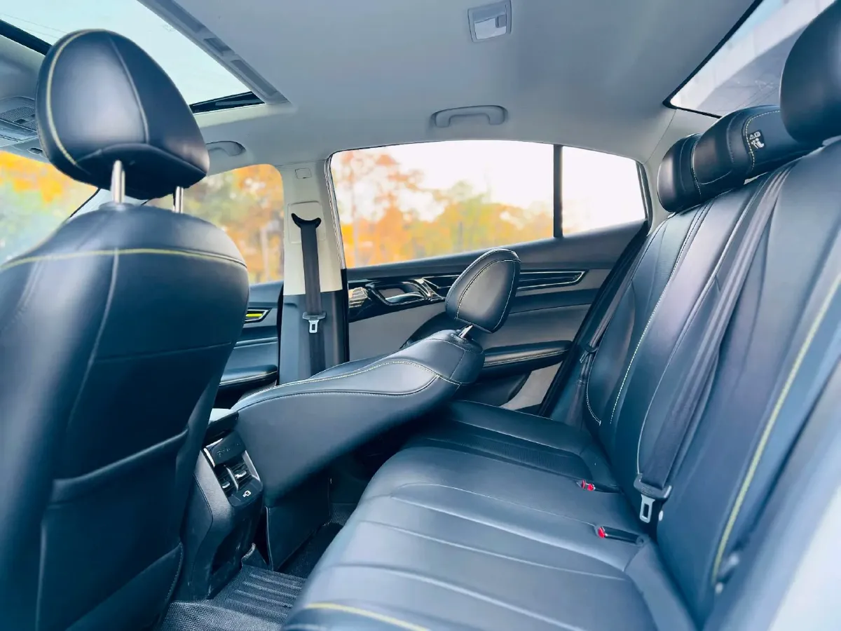 2021 Roewe i5 1.5L 120HP L4 CVT,autocango,china used car exporter,china ev exporter,chinese used car exporter,chinese used ev exporter