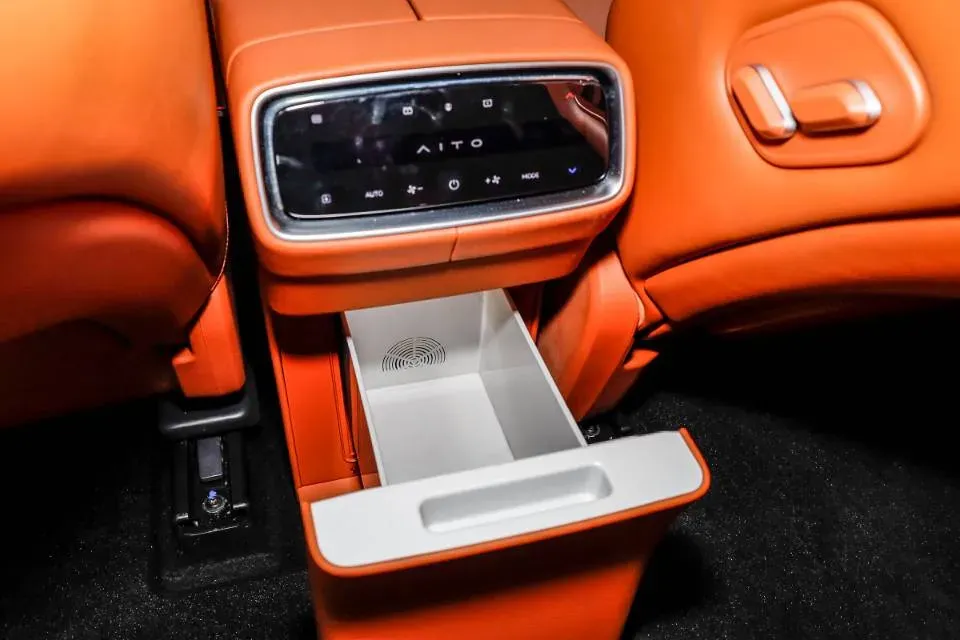 2024 HIMA AITO M9 1.5T 152HP L4 REEV 52KWH,autocango,china used car exporter,china ev exporter,chinese used car exporter,chinese used ev exporter