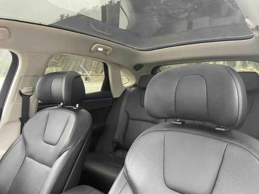 2022 Isuzu Mu-X 2.0T 220HP L4 8AT,autocango,china used car exporter,china ev exporter,chinese used car exporter,chinese used ev exporter