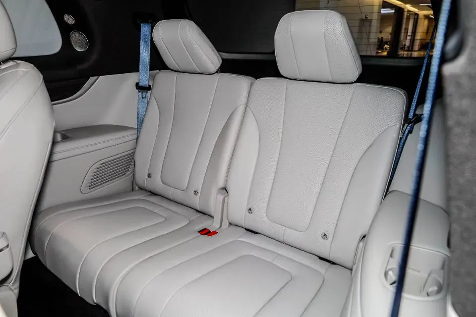 2024 AITO AITO M9 1.5T 152HP L4 REEV 42KWH,autocango,china used car exporter,china ev exporter,chinese used car exporter,chinese used ev exporter