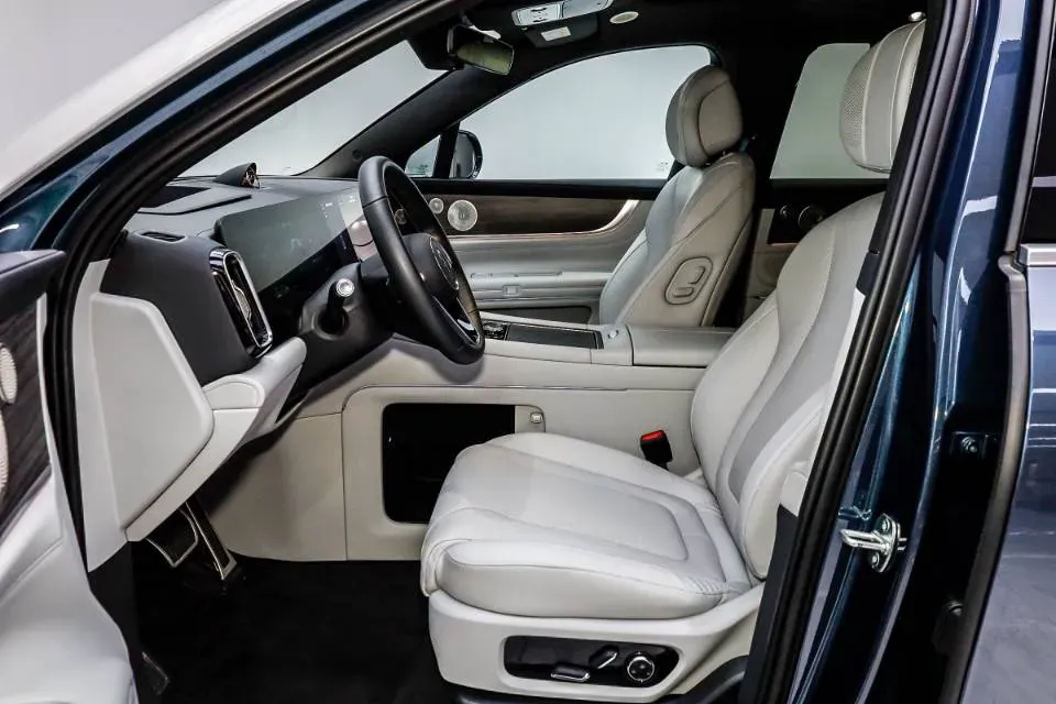 2024 AITO AITO M9 1.5T 152HP L4 REEV 42KWH,autocango,china used car exporter,china ev exporter,chinese used car exporter,chinese used ev exporter