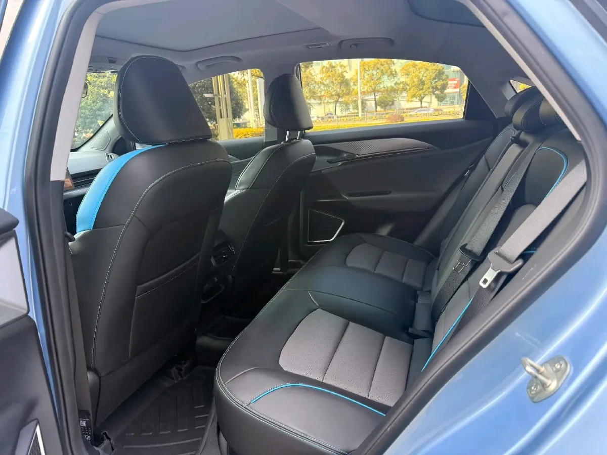 2022 Ruichi Auto ED71 BEV 60.152KWH,autocango,china used car exporter,china ev exporter,chinese used car exporter,chinese used ev exporter