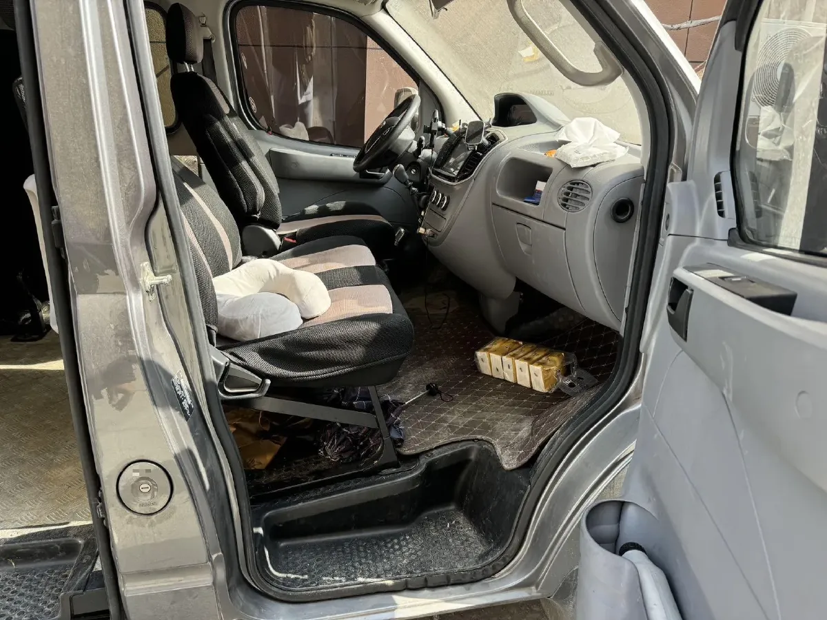 2021 MAXUS XinTu V80 2.0T 127HP L4 6MT,autocango,china used car exporter,china ev exporter,chinese used car exporter,chinese used ev exporter