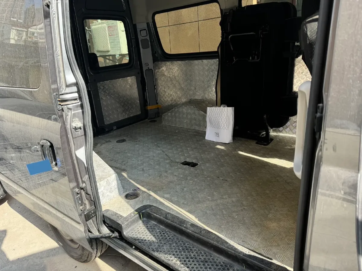 2021 MAXUS XinTu V80 2.0T 127HP L4 6MT,autocango,china used car exporter,china ev exporter,chinese used car exporter,chinese used ev exporter