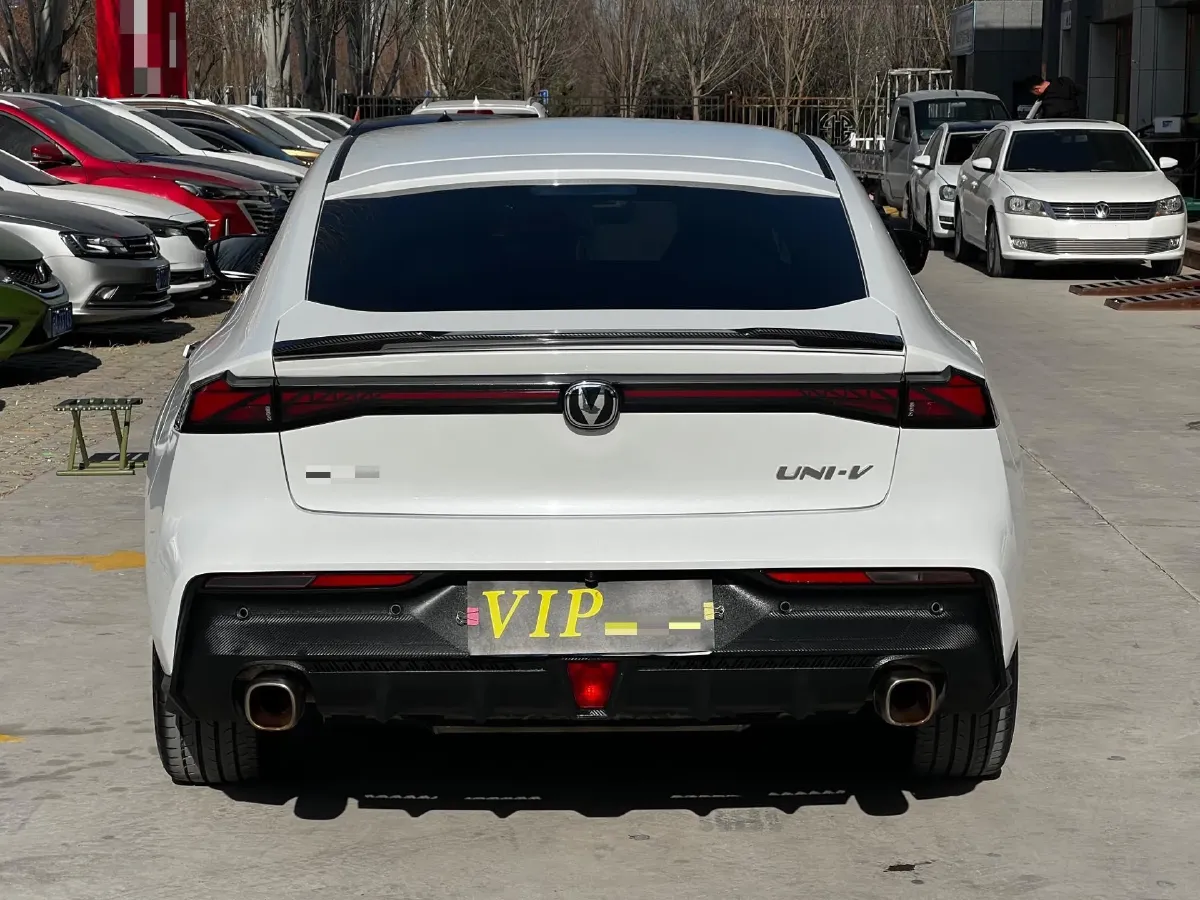 2023 ChangAn UNI-V 1.5T 188HP L4 7DCT,autocango,china used car exporter,china ev exporter,chinese used car exporter,chinese used ev exporter