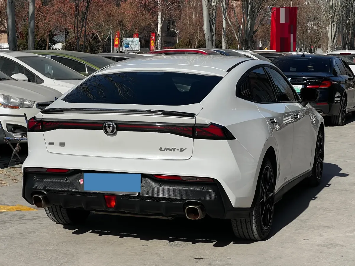 2023 ChangAn UNI-V 1.5T 188HP L4 7DCT,autocango,china used car exporter,china ev exporter,chinese used car exporter,chinese used ev exporter