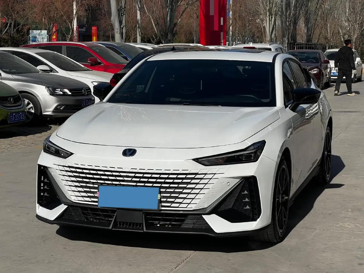 2023 ChangAn UNI-V 1.5T 188HP L4 7DCT