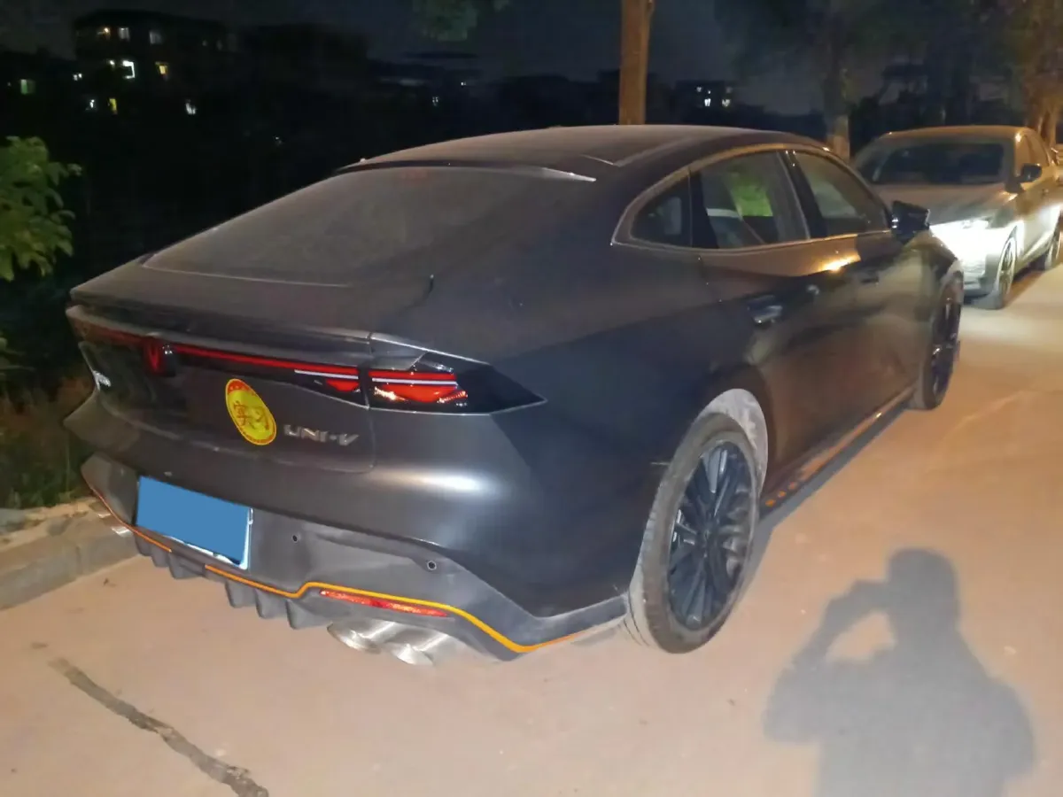 2025 ChangAn UNI-V 1.5T 192HP L4 7DCT,autocango,china used car exporter,china ev exporter,chinese used car exporter,chinese used ev exporter