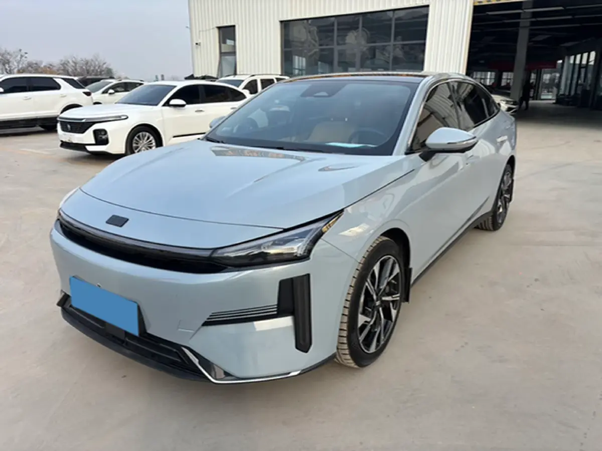 2023 Geely Galaxy L6 1.5T 163HP L4 3DHT PHEV