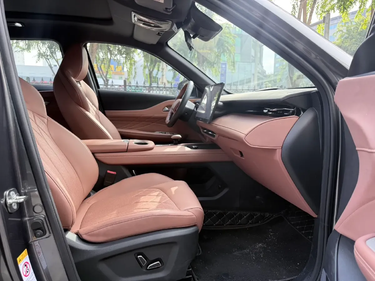 2024 ChangAn UNI-Z 1.5L 98HP L4 E-CVT PHEV 18.4KWH,autocango,china used car exporter,china ev exporter,chinese used car exporter,chinese used ev exporter