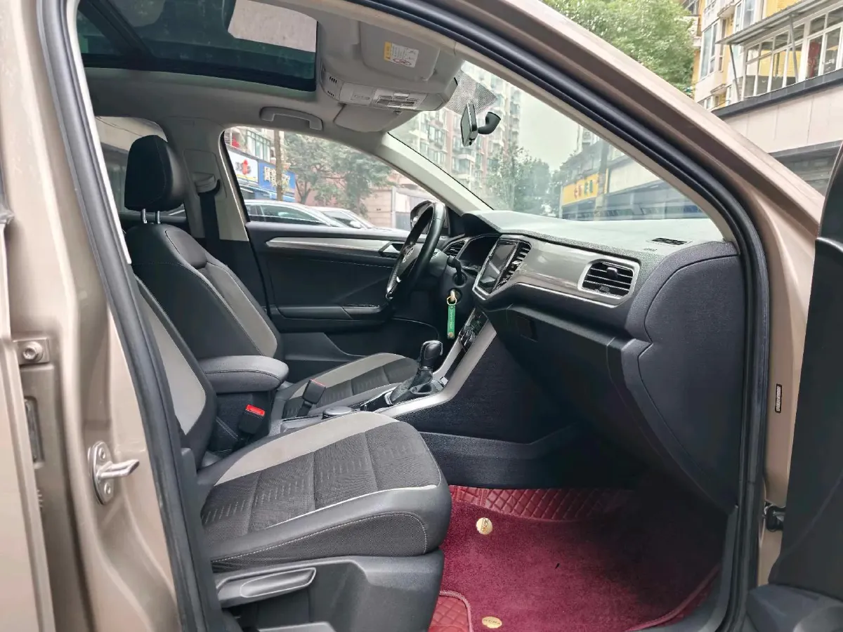 2019 Volkswagen T-Roc 1.4T 150HP L4 7DCT,autocango,china used car exporter,china ev exporter,chinese used car exporter,chinese used ev exporter