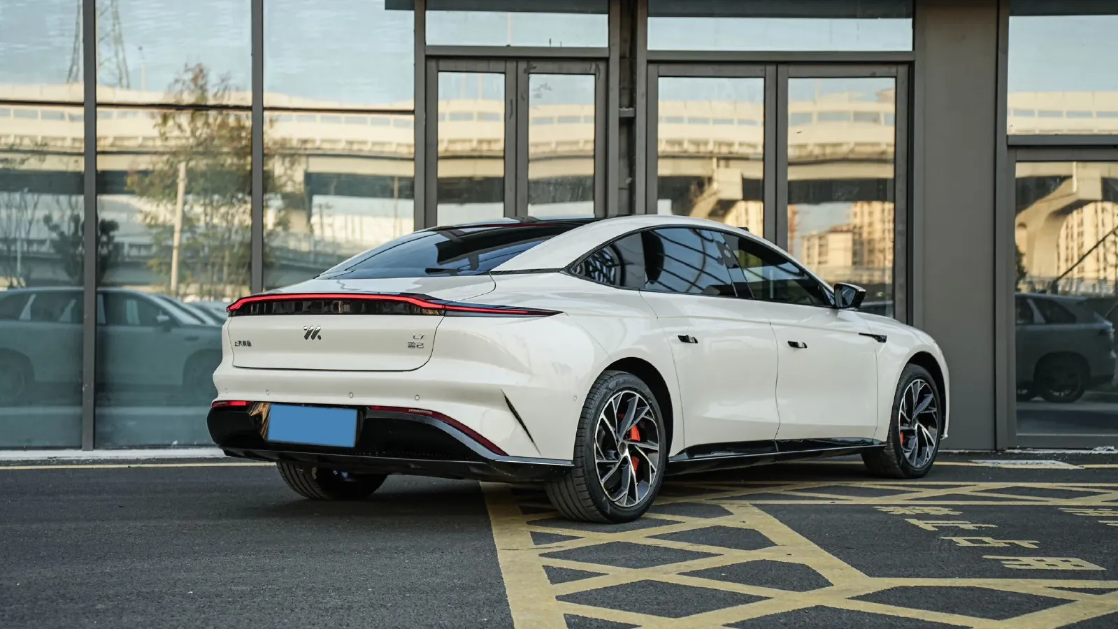 2022 IM L7 BEV 90KWH,autocango,china used car exporter,china ev exporter,chinese used car exporter,chinese used ev exporter