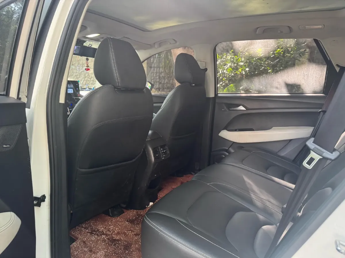 2019 BaoJun 530 1.5T 151HP L4 CVT,autocango,china used car exporter,china ev exporter,chinese used car exporter,chinese used ev exporter