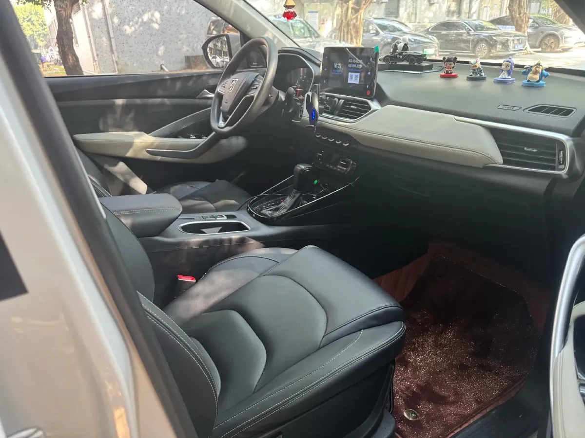 2019 BaoJun 530 1.5T 151HP L4 CVT,autocango,china used car exporter,china ev exporter,chinese used car exporter,chinese used ev exporter