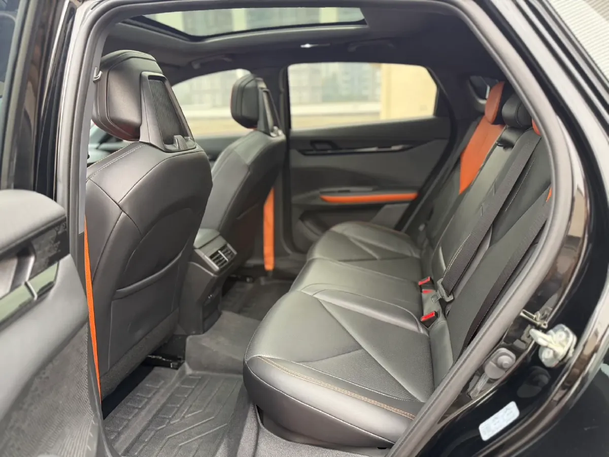 2022 ChangAn UNI-V 1.5T 188HP L4 7DCT,autocango,china used car exporter,china ev exporter,chinese used car exporter,chinese used ev exporter